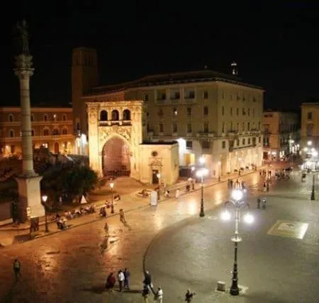 Lecce-prestigious Studios-flat In Center *